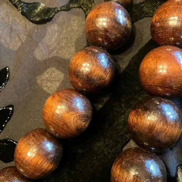 GRADUATED WOODEN BEAD NECKLACE (18” LONG) AND MATCHING BRACELET - Picture 7 of 11